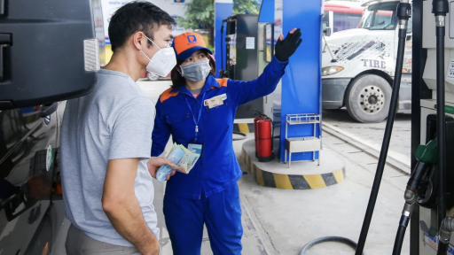 Giá xăng dầu hôm nay 7/6: Bật tăng dữ dội