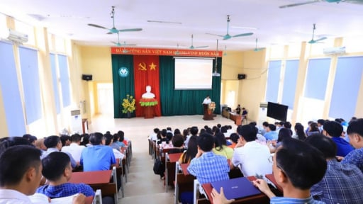 Hòa Bình trước kỳ thi tốt nghiệp THPT 2025: Quyết tâm và chuẩn bị toàn diện cho mục tiêu lớn
