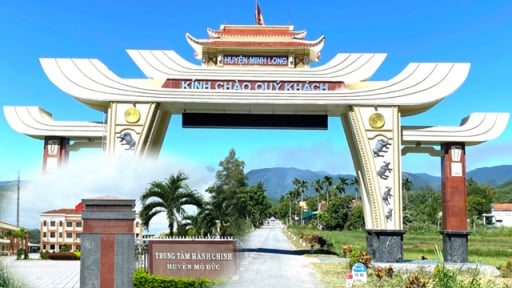 Chủ tịch UBND tỉnh Quảng Ngãi ký quyết định nghỉ hưu trước tuổi cho 4 lãnh đạo nào?