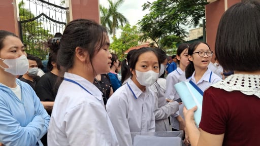 Hải Dương: Hỗ trợ hơn 25 tỉ đồng bảo đảm chất lượng giáo dục đầu ra, giúp học sinh có thêm điều kiện ôn luyện hiệu quả kỳ thi cuối cấp