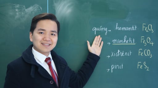Dự đoán đề thi môn Hóa học tốt nghiệp THPT 2025: Thầy giáo từng có học sinh là thủ khoa 'bật mí' gì?