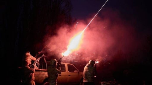 'Đêm địa ngục' khiến người Ukraine mất ngủ: 'Bầy đàn tử thần' từ 5 hướng lao xuống, nhiều mục tiêu bị xuyên thủng