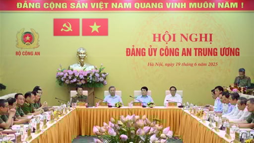 Tổng Bí thư Tô Lâm dự và chỉ đạo Hội nghị Đảng ủy Công an Trung ương