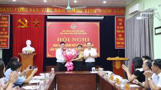 Bí thư Huyện ủy Yên Thủy làm Chủ tịch Hội Nông dân tỉnh Hòa Bình