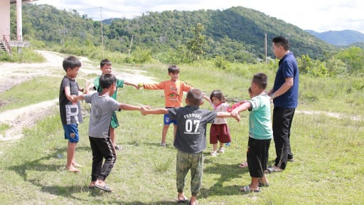Giữ trẻ em vùng sâu Đắk Lắk tránh xa sông suối, rừng sâu trong mùa hè