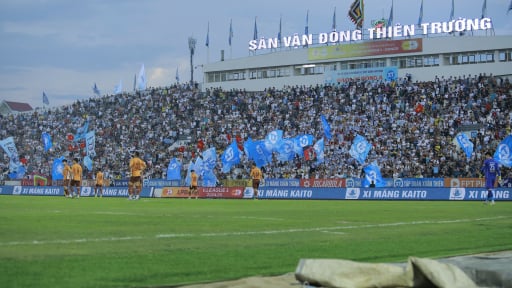 Thép Xanh Nam Định tri ân người hâm mộ bằng... 'vé vàng'