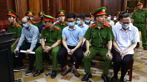 Cựu Giám đốc Trung tâm Lý lịch tư pháp Quốc gia khai việc nhận hối lộ gần 39 tỷ đồng vì áp lực nợ nần