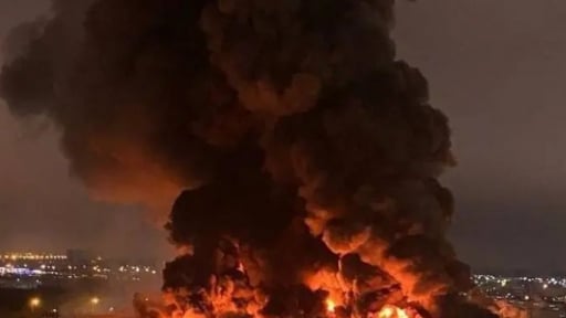 Ukraine tấn công dữ dội: Kho dầu Nga chìm trong biển lửa, các sân bay ở Moscow ngừng hoạt động