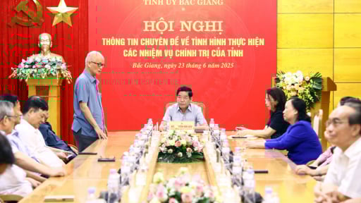 Tiến gần ngày sáp nhập tỉnh Bắc Ninh, Bí thư Tỉnh ủy Bắc Giang-Nguyễn Văn Gấu chủ trì hội nghị thông tin quan trọng