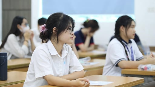 Trước “giờ G” thi tốt nghiệp THPT 2025: Vật dụng nào được đem vào phòng thi, cần lưu ý gì?