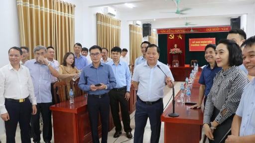 Bí thư Tỉnh ủy Hòa Bình kiểm tra công tác vận hành các xã, phường mới sáp nhập
