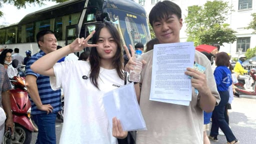 Đề thi môn Văn tốt nghiệp THPT năm 2025: Cả đề thi chương trình mới và cũ đều 'quá hay', nhiều thí sinh 'trúng tủ'