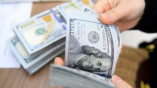 Giá USD hôm nay 26/6: Tỷ giá 'chợ đen' tăng bốc