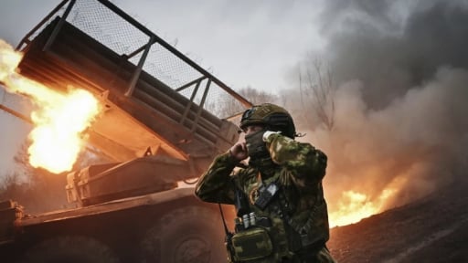 Ukraine tấn công mạnh vào Kursk, phóng viên Trung Quốc trúng đạn, Nga nổi giận tố Kiev 'bịt miệng truyền thông'