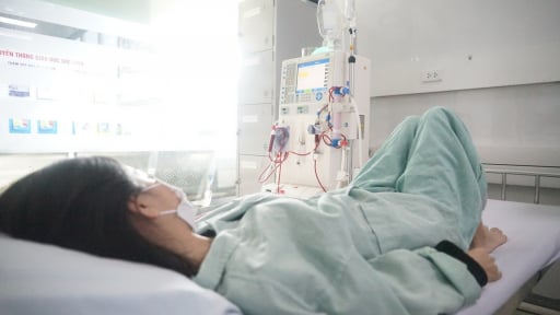Tập tạ cường độ cao, nam thanh niên phải nhập viện vì suy thận cấp