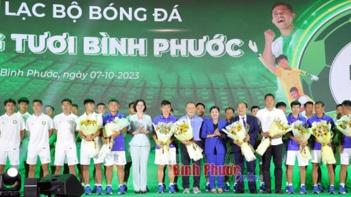 Có được lên V.League đi nữa, Trường Tươi Bình Phước vẫn bị xóa phiên hiệu?
