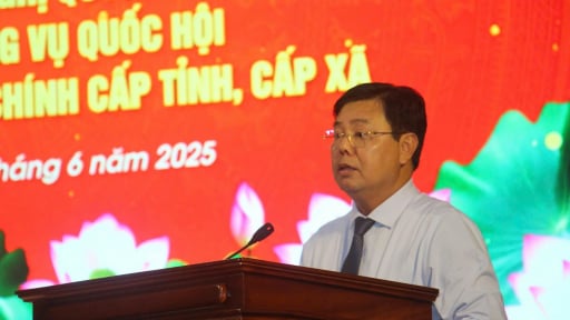 Bí thư Tỉnh ủy Nguyễn Tiến Hải giao nhiệm vụ cho Công an An Giang mới hợp nhất 