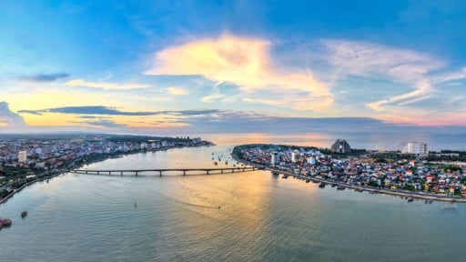 Những ngày này, trong câu chuyện của nhiều người, ở mọi nơi…đều nhắc nhiều về hai từ “Đồng Hới”
