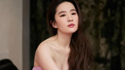 Lưu Diệc Phi gây thất vọng, ứng xử kém xa đồng nghiệp cùng thời