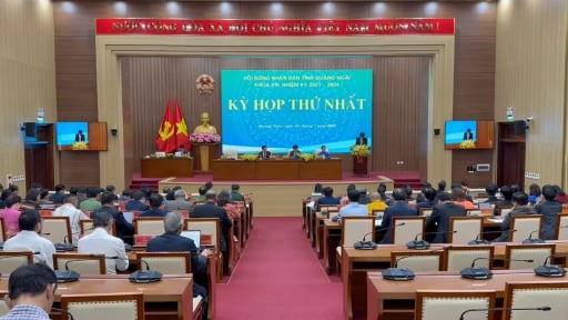 Loạt nội dung quan trọng đưa ra tại Nghị trường Kỳ họp đầu tiên tỉnh Quảng Ngãi mới sau hợp nhất Kon Tum