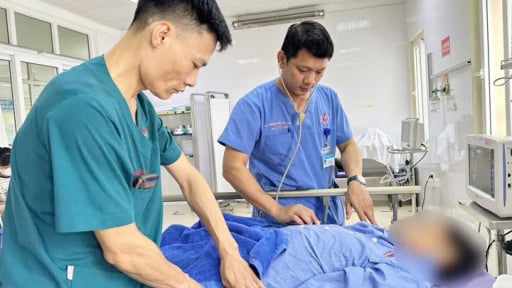 Mẩn đỏ toàn thân, tức ngực, khó thở do tự ý dùng thuốc
