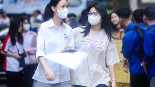 'Giật mình' điểm chuẩn thấp nhất vào lớp 10 năm 2025 ở Hà Nội: Nhiều trường chỉ hơn 3 điểm/môn
