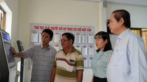 Dân đặc khu ở tỉnh An Giang làm sổ đỏ, kê khai thuế loáng cái là xong, sau sáp nhập tỉnh Kiên Giang với An Giang