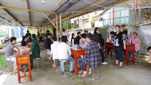 Tây Ninh tiếp nhận 38 công dân Việt Nam từ Campuchia, nhiều người liên quan hoạt động cờ bạc, lừa đảo...
