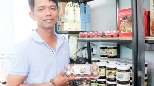 Nuôi chim quý hiếm như nuôi gà ta, bán dễ như ăn kẹo, trai Cần Thơ có của ăn của để