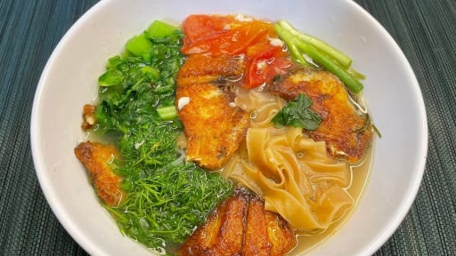 Chán bún, phở hay cháo, thử nấu bánh đa cá rô cho cả nhà ăn sáng, cực ngon mà dễ làm