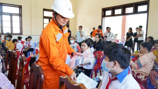 Ngành điện miền Nam “mách” bí kíp giảm tiền điện các tháng hè