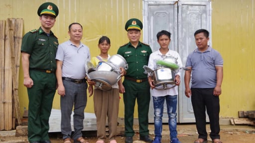 Bộ đội Biên phòng Lai Châu “sưởi ấm” bản nghèo, chắp cánh 'bình dân học vụ số' nơi biên cương