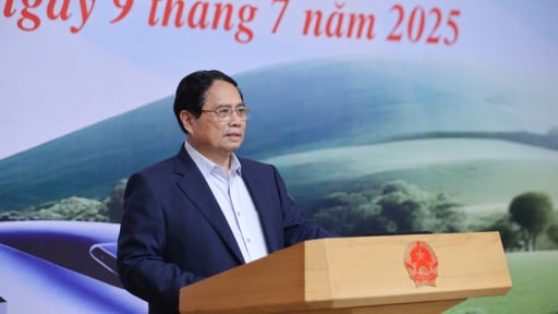 Thủ tướng họp với các tỉnh, thành gỡ khó cho loạt đường sắt tốc độ cao