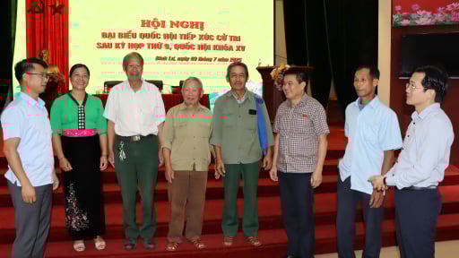 Lai Châu: Cử tri xã Bình Lư kiến nghị có phương án xử lý nguy cơ sụt sạt trên một số tuyến đường dân sinh