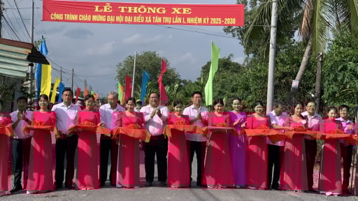 Tây Ninh thông xe tuyến đường gần 40 tỷ đồng ở trung tâm xã Tân Trụ kết nối đường tỉnh 827E