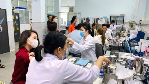 TP.HCM mở 6 kênh phản ánh y tế: Đường dây nóng, tố cáo 'vẽ bệnh', thủ tục online...