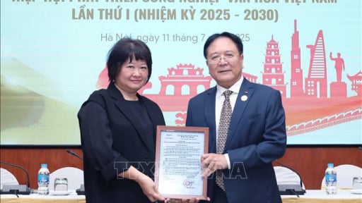 Nghệ sĩ Nhân dân nguyên là Thứ trưởng được bầu làm Chủ tịch Hiệp hội Phát triển Công nghiệp Văn hóa Việt Nam