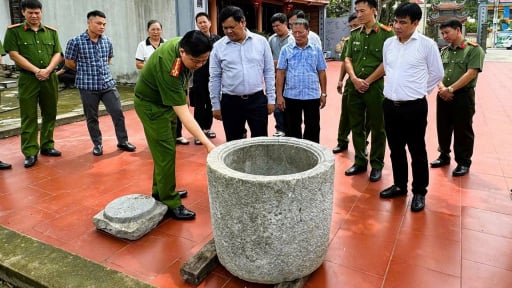Trao lại Cổ vật có niên đại hơn hai thế kỷ bị thất lạc cho ngôi đình linh thiêng ở Hải Phòng