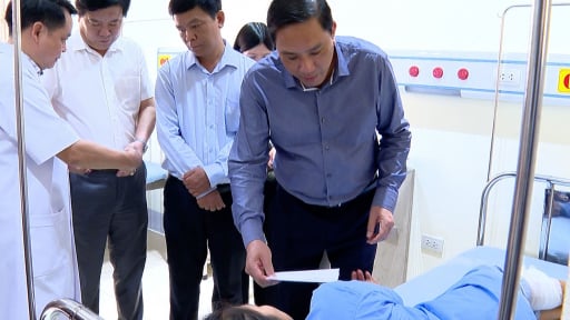 Phó Bí thư Thường trực Tỉnh ủy Lào Cai thăm hỏi, động viên nạn nhân vụ sạt lở đất khiến 5 người thương vong