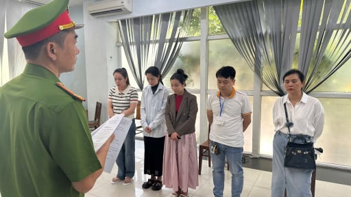 Phòng khám ở Đà Nẵng để 'bác sĩ' chưa học hết lớp 12 khám bệnh, thu tiền bệnh nhân