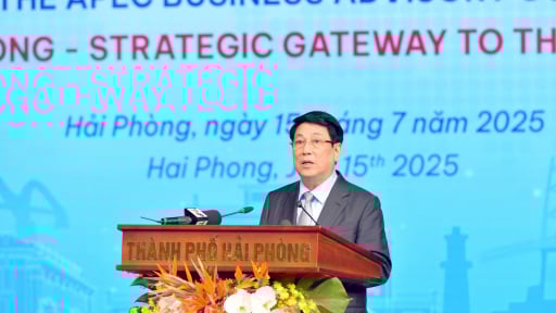 Chủ tịch nước Lương Cường: Chính sách đặc thù, đột phá tạo “đường băng” cho Hải Phòng cất cánh