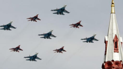 Tiêm kích MiG-29 nhào lộn giao chiến giữa trời Moscow để diệt UAV, Nga lộ điểm yếu chết người