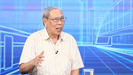 GS.TS Hoàng Xuân Cơ: Chuyển đổi xe máy, ô tô chạy xăng dầu sang xe điện, phương tiện xanh mang lại lợi ích kép 