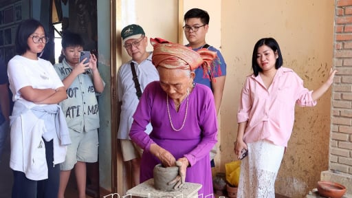 Người ta đang tới một làng cổ nổi tiếng ở tỉnh Khánh Hòa mới để xem điều này