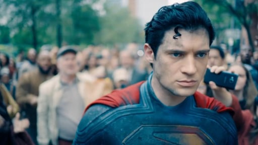 'Superman' giữ vững ngôi đầu phòng vé