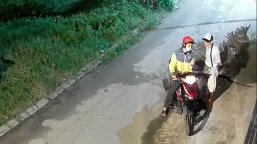 Bắt thanh niên mặc áo xe ôm công nghệ giật hơn trăm tờ vé số của người tàn tật
