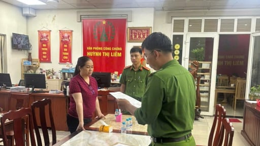 Trưởng văn phòng công chứng Huỳnh Thị Liêm bị bắt vì mạo danh chủ đất ký hợp đồng, chiếm đoạt hơn 16 tỷ đồng
