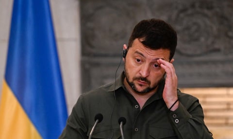Ông Zelensky nhận cảnh báo lạnh người từ các thượng nghị sĩ Mỹ, Ukraine 'run rẩy' trước nguy cơ mất viện trợ