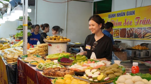 'Cuộc đổ bộ' của 1.000 món ăn: Ẩm thực Thái Lan 'thi đấu' đặc sản dân gian Việt Nam ngay tại Quảng Trị