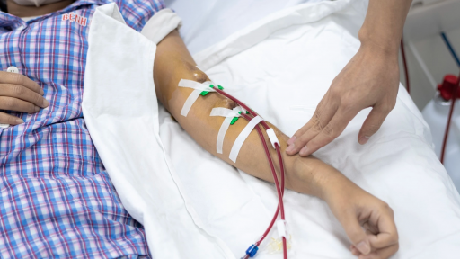 Cô gái 18 tuổi phải chạy thận 3 lần/tuần vì sai lầm khiến cha mẹ day dứt cả cuộc đời